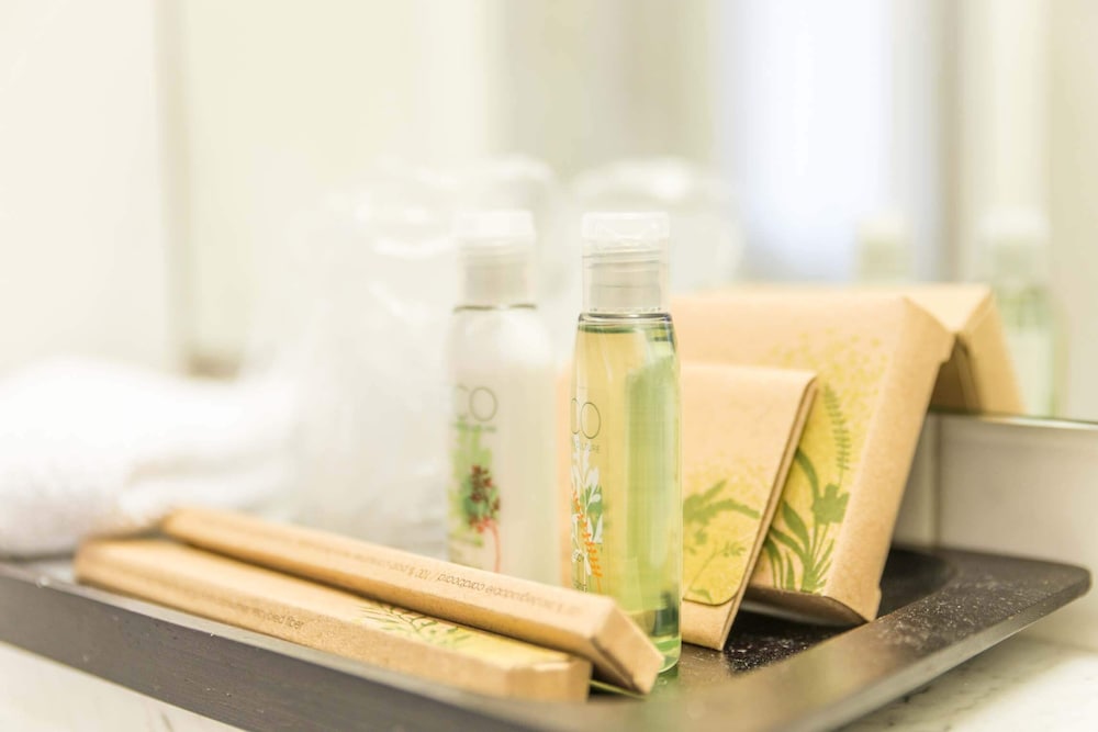 Bathroom amenities