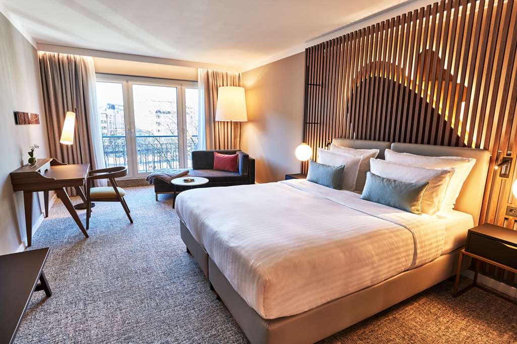 Steigenberger Hotel Hamburg - Superior King Bed Room