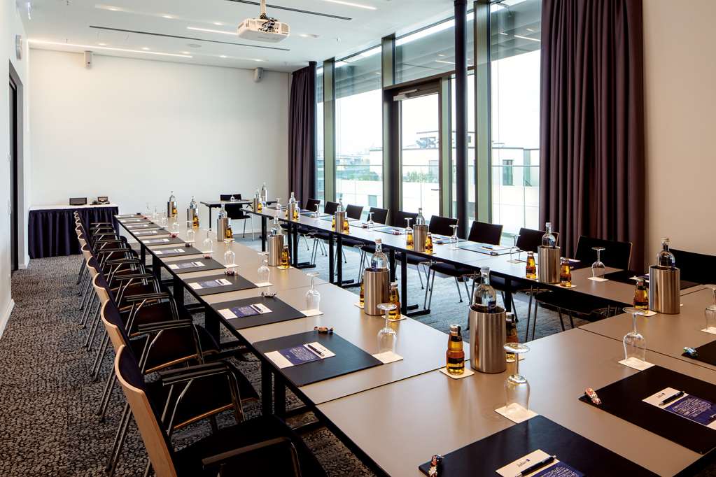 Meeting room Q1