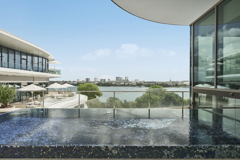 Rooftop pool