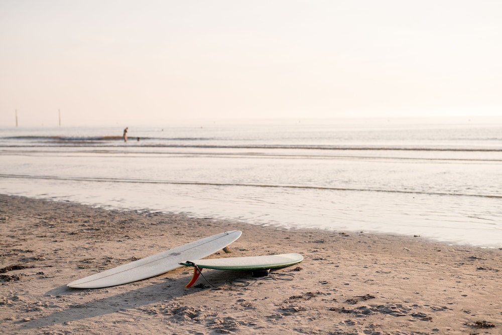 Surfing/boogie boarding