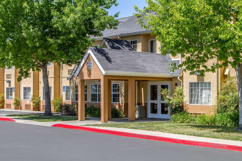 Quality Inn and Suites Santa Rosa - photo 2