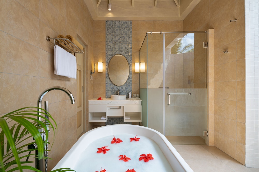 Private spa tub