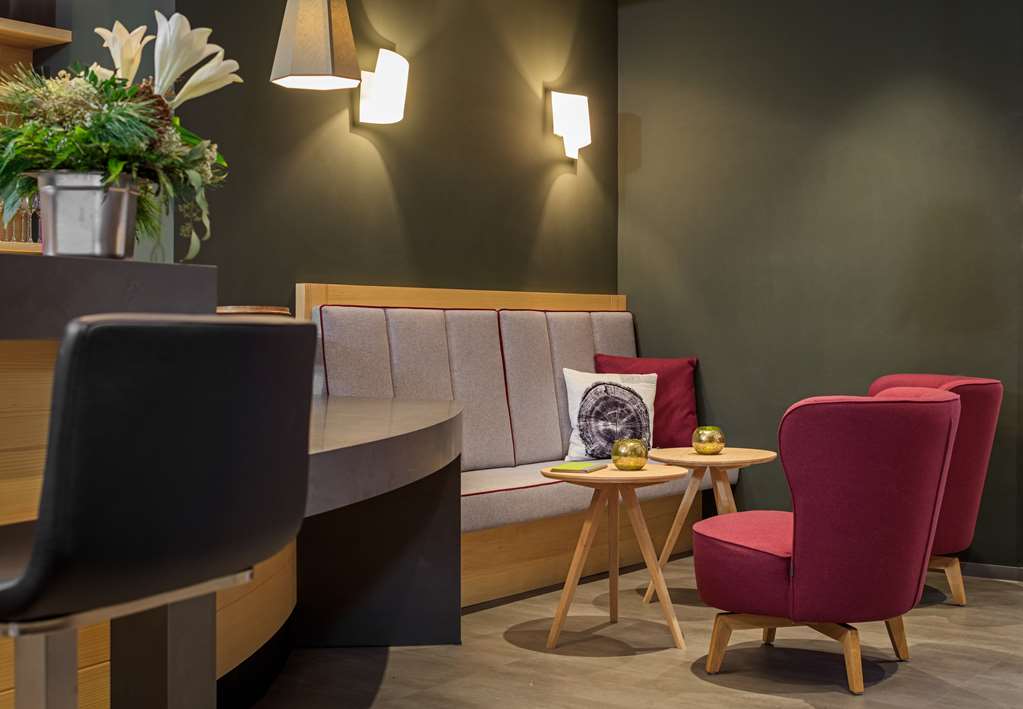 Hotel bar_TOP EMBRACE Allgaeu ART Hotel Kempten