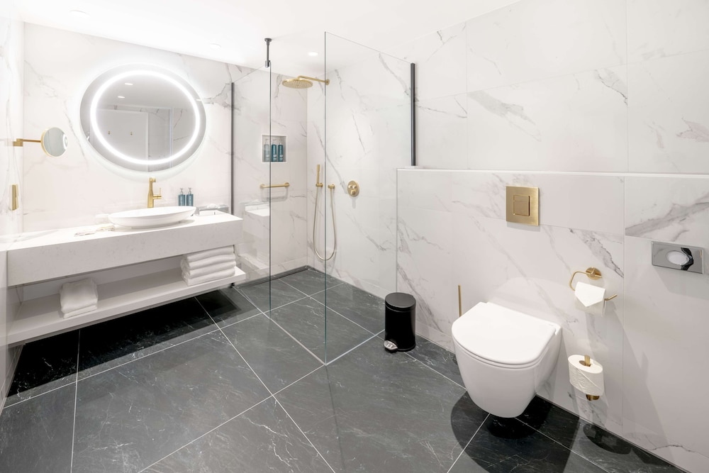 Bathroom shower