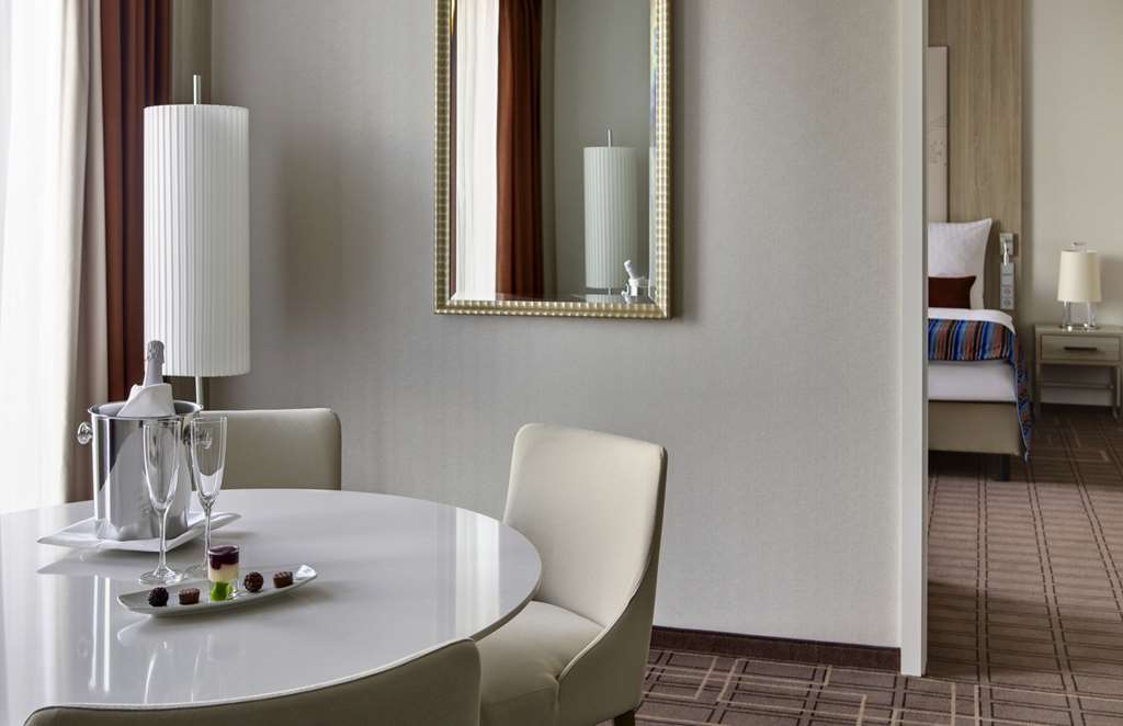 Steigenberger Hotel Bremen, Germany - Suite dining area