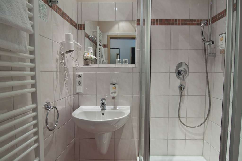 Bath queensize room Novum Hotel Eleazar Hamburg