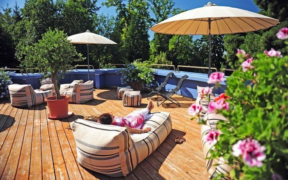 Sundeck