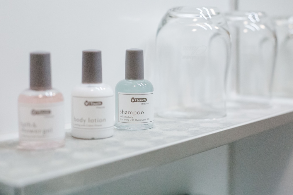 Bathroom amenities