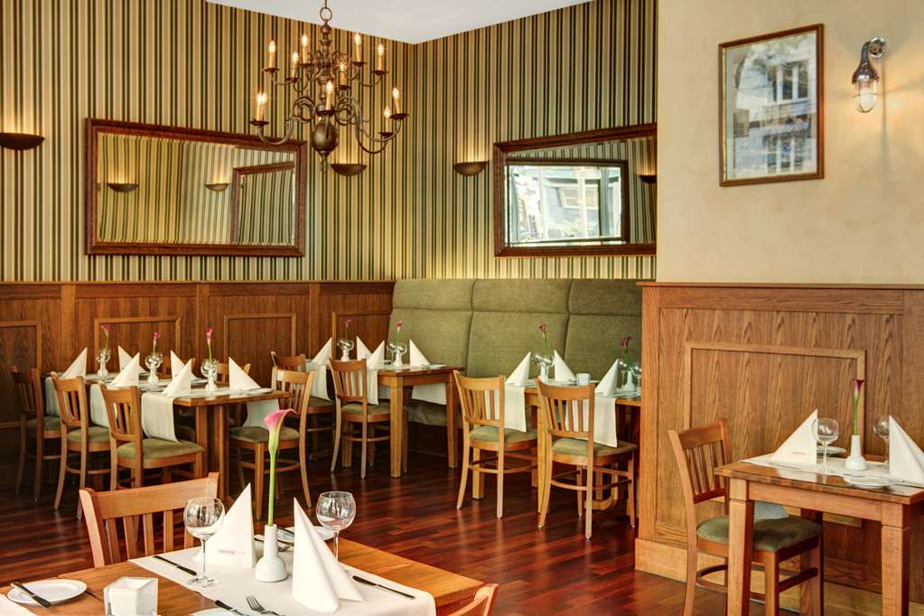 IntercityHotel Duesseldorf, Germany - Restaurant
