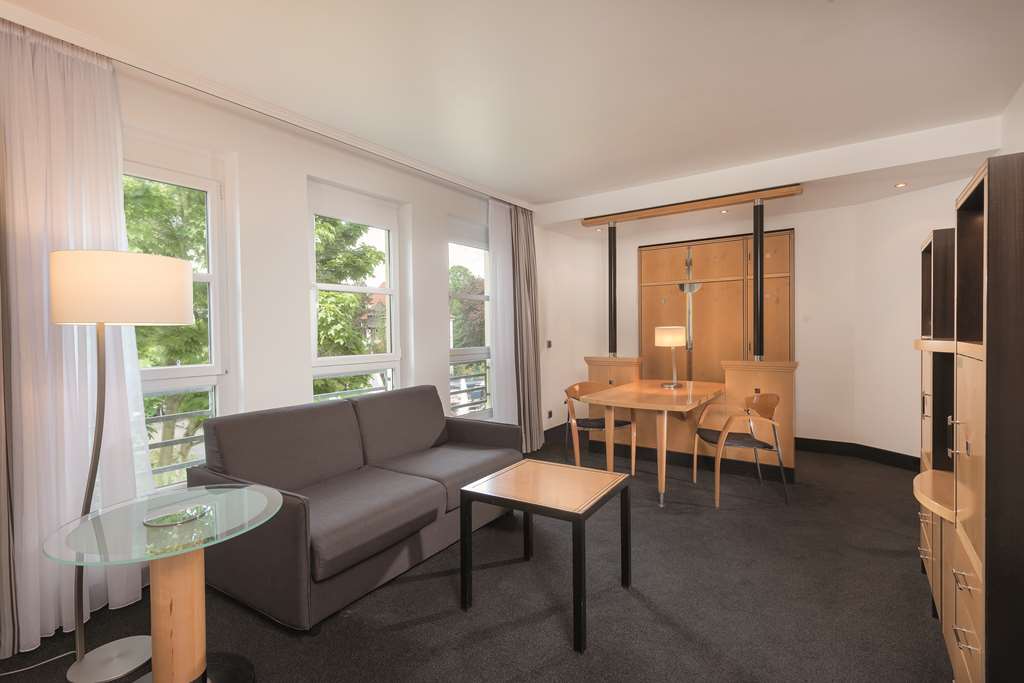 seminaris hotel leipzig living area suite high
