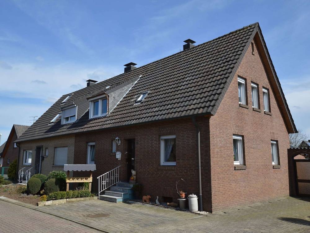 Cozy Apartment in Rees With Wifi