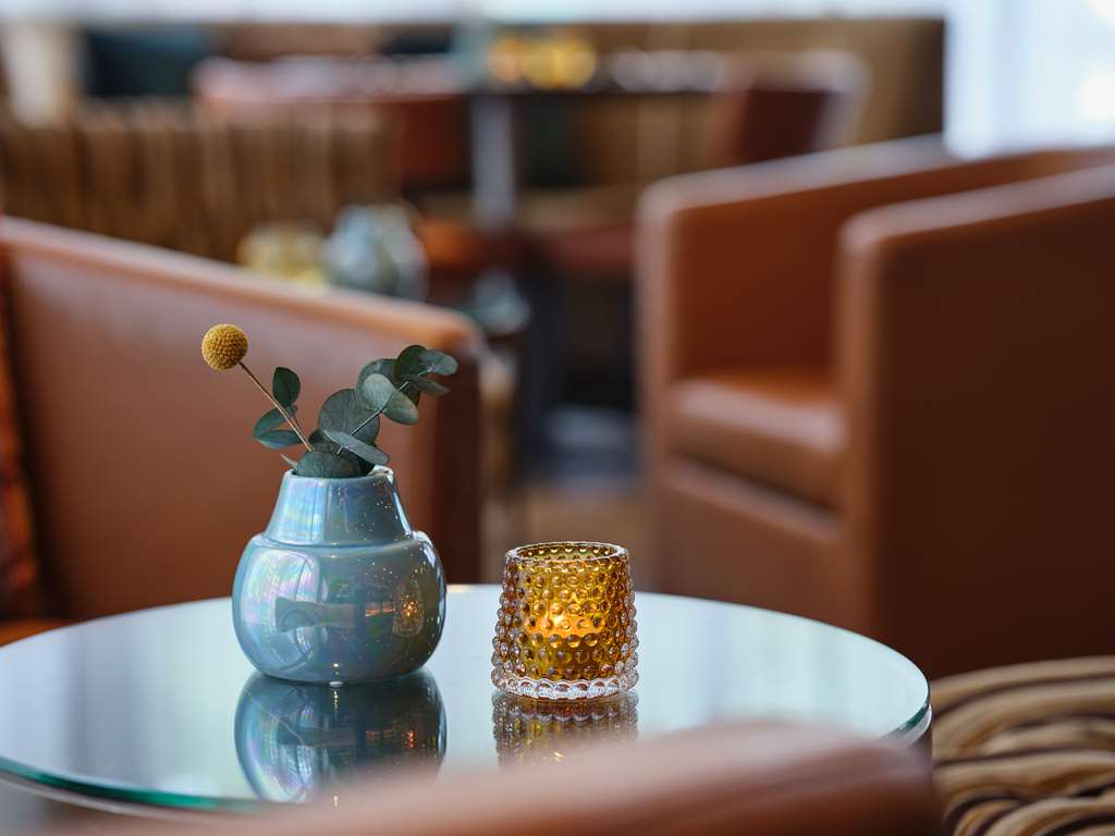 adina hotel berlin checkpoint charlie alto bar detail