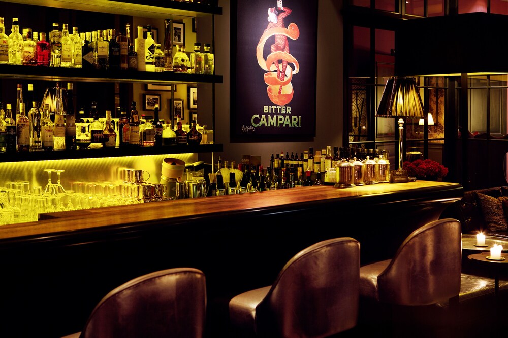 Hotel Bar