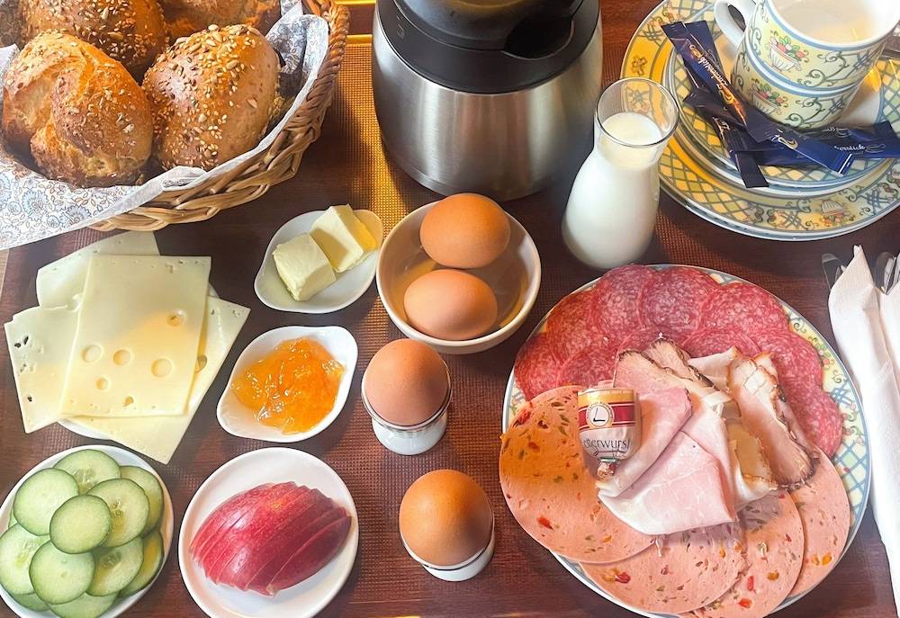 Breakfast meal