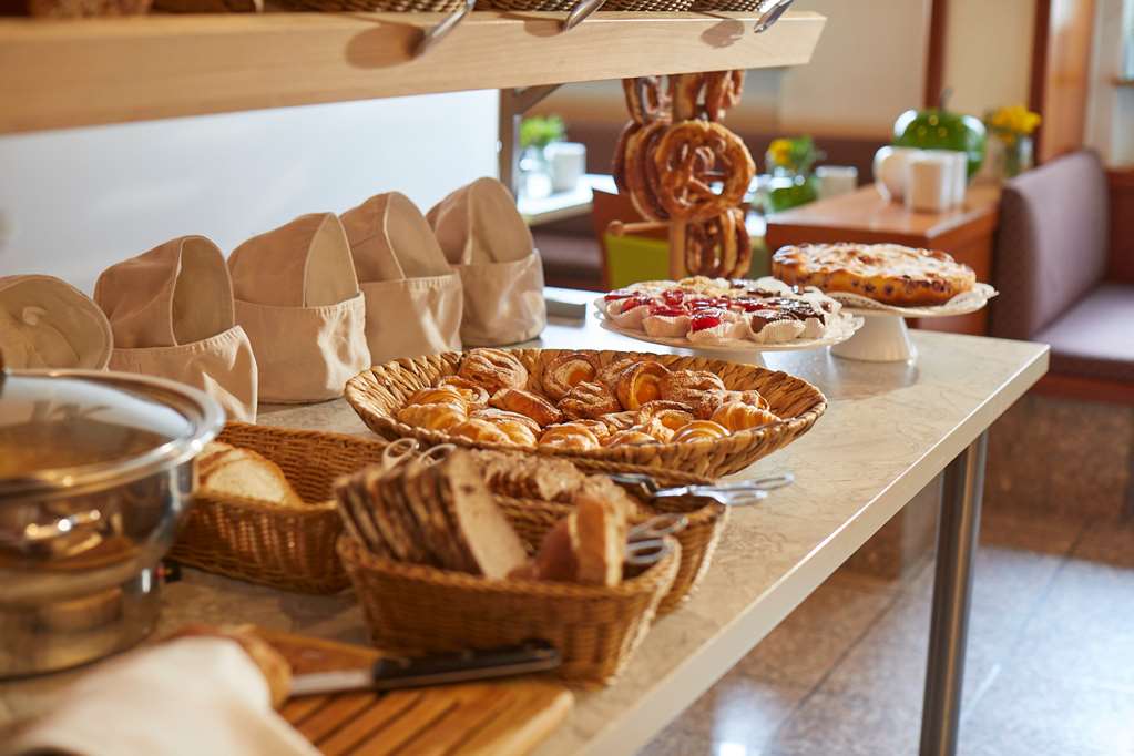 Restaurant Breakfast