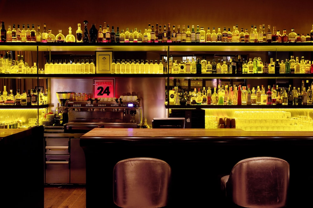 Hotel Bar