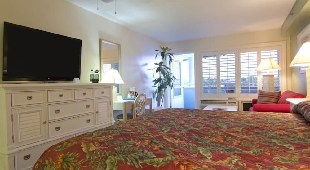 Pirate's Cove Resort & Marina - photo 4