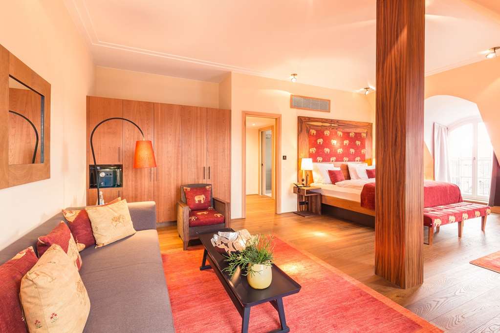 Orania livingroom and bed right Fridolin Full