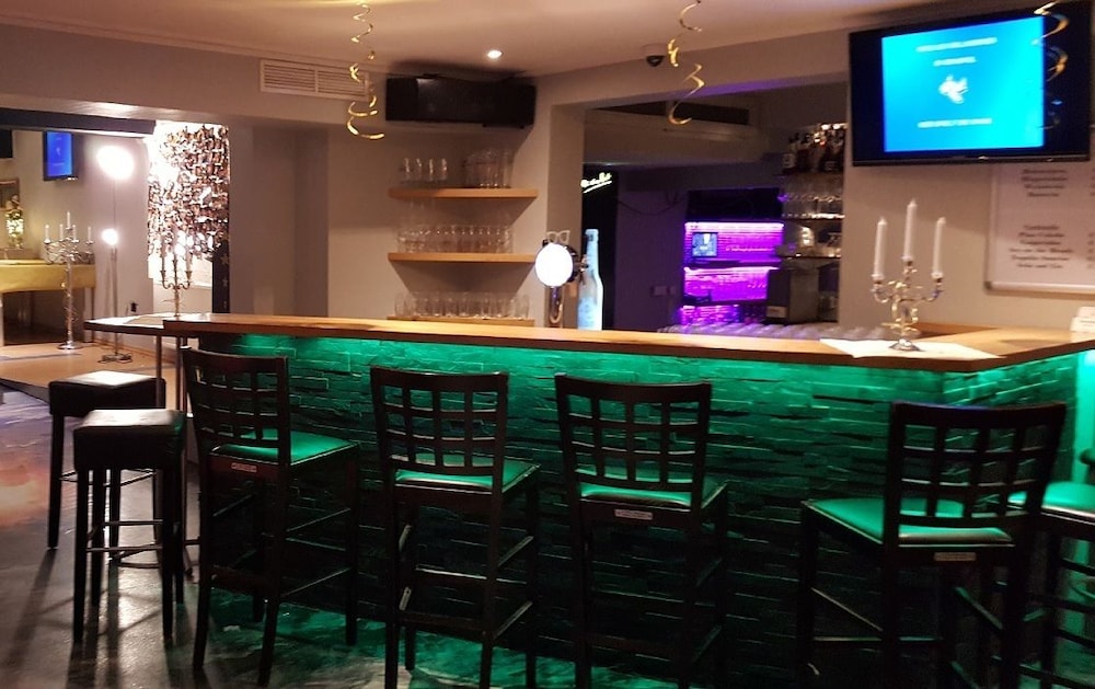 Sports bar