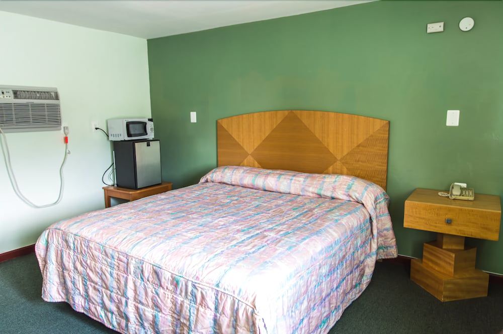 Bay Point Inn - photo 5