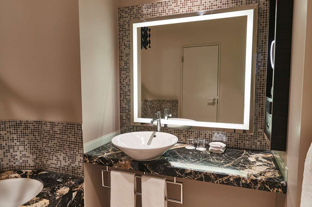 Steigenberger Grandhotel Handelshof, Leipzig - Bathroom