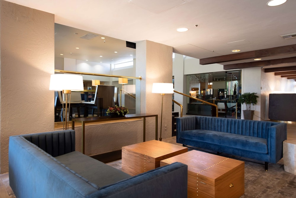DoubleTree By Hilton Hotel Tucson Reid Park - photo 3