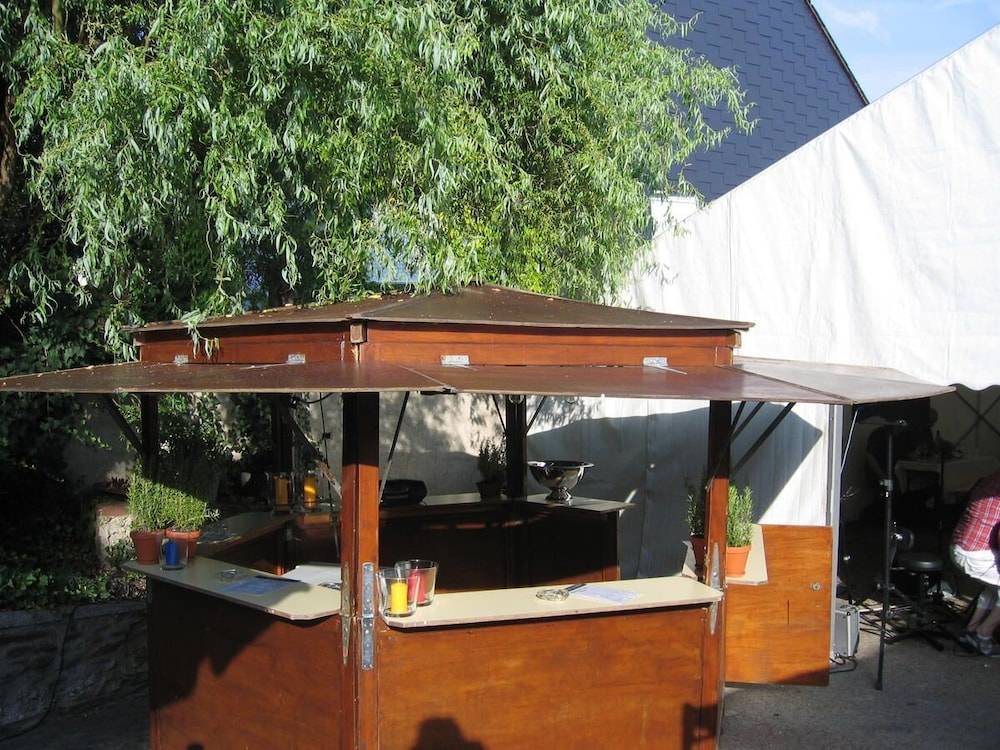 Snack bar