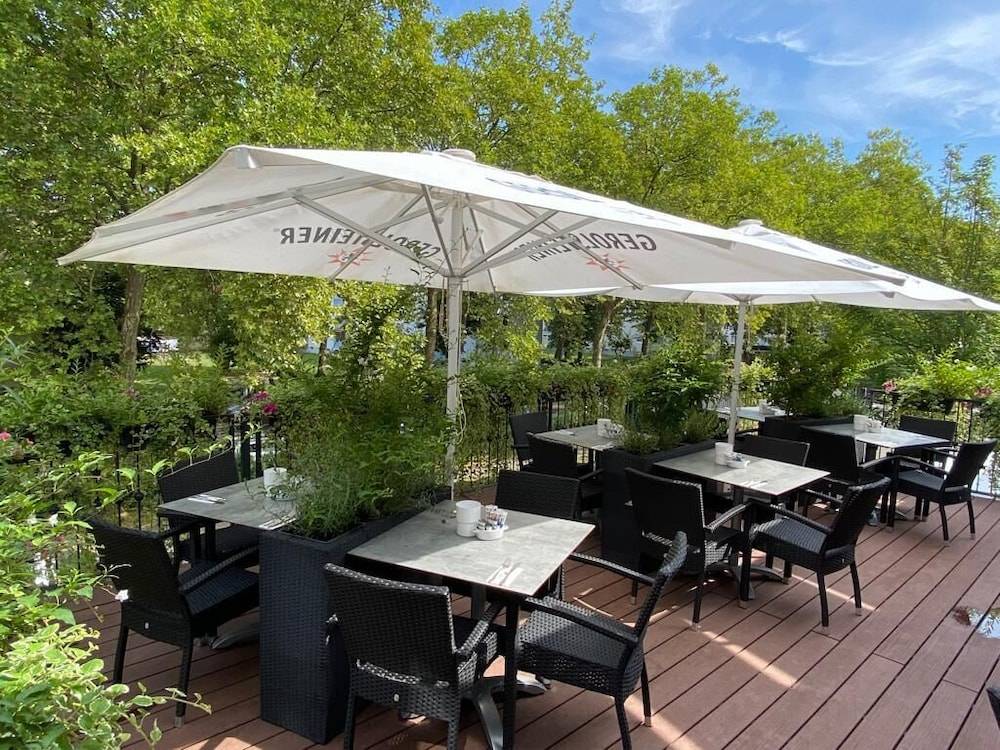 Sundeck