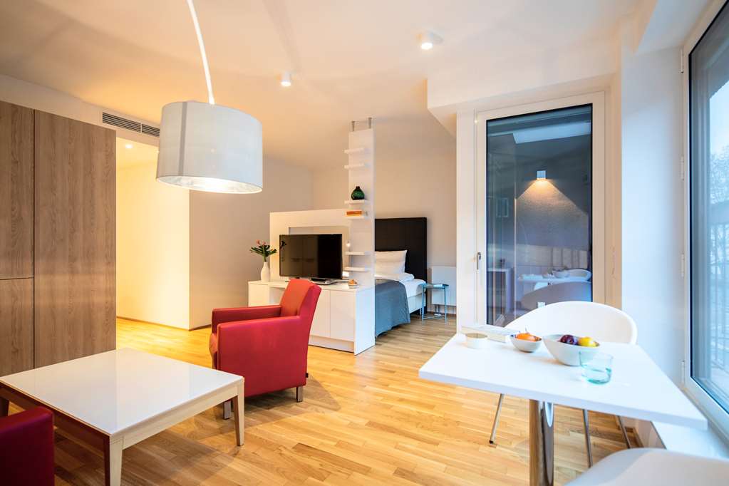 Business Single Studio