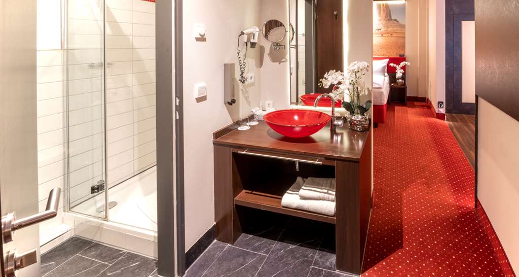 Guest room