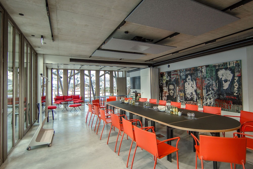 Meeting facility