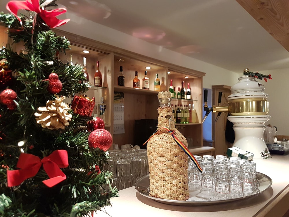 Hotel Bar