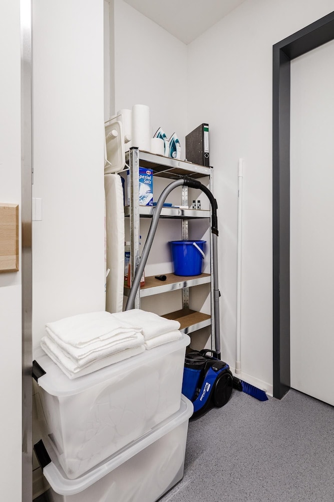 Iron/ironing board