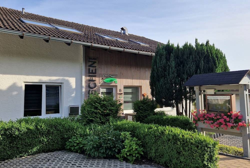 Suit' & Frühstück Zum Latschen Adults Only