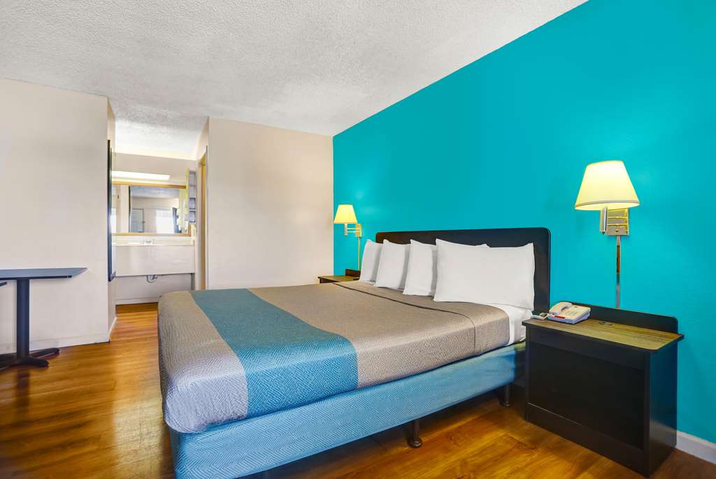 Motel 6 Fort Bragg CA - photo 3