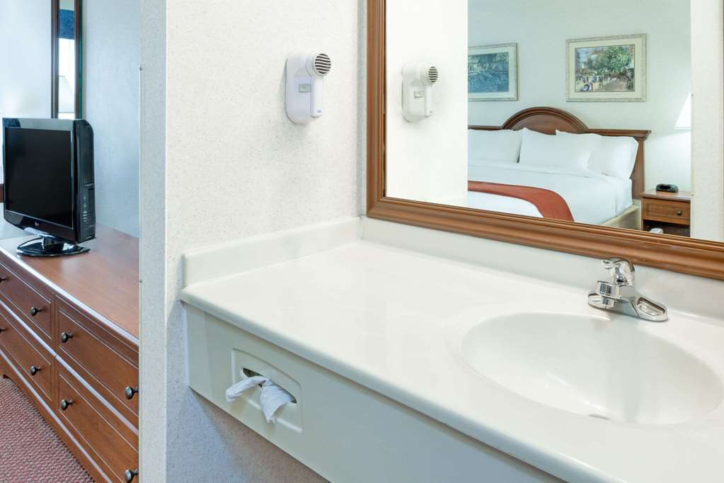 Baymont by Wyndham Howell Brighton - photo 5