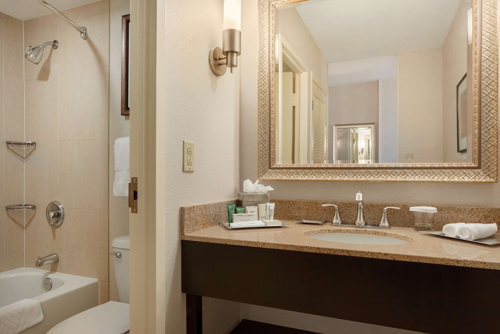 Hilton Fort Wayne at the Grand Wayne Convention Center - featured photo