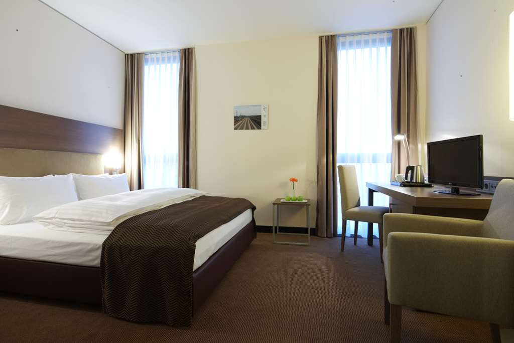 IntercityHotel Mannheim, Germany - Business Plus Room