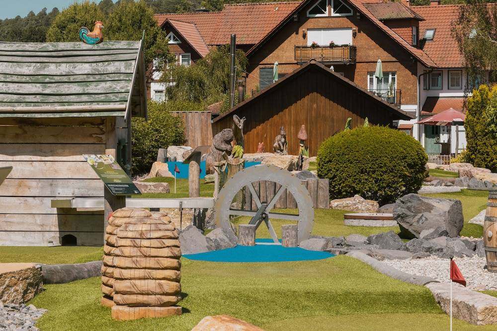 Mini-golf