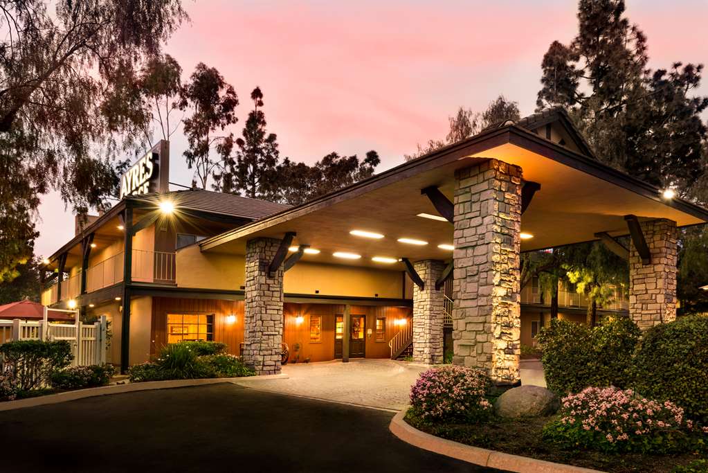 Ayres Lodge Alpine - featured photo