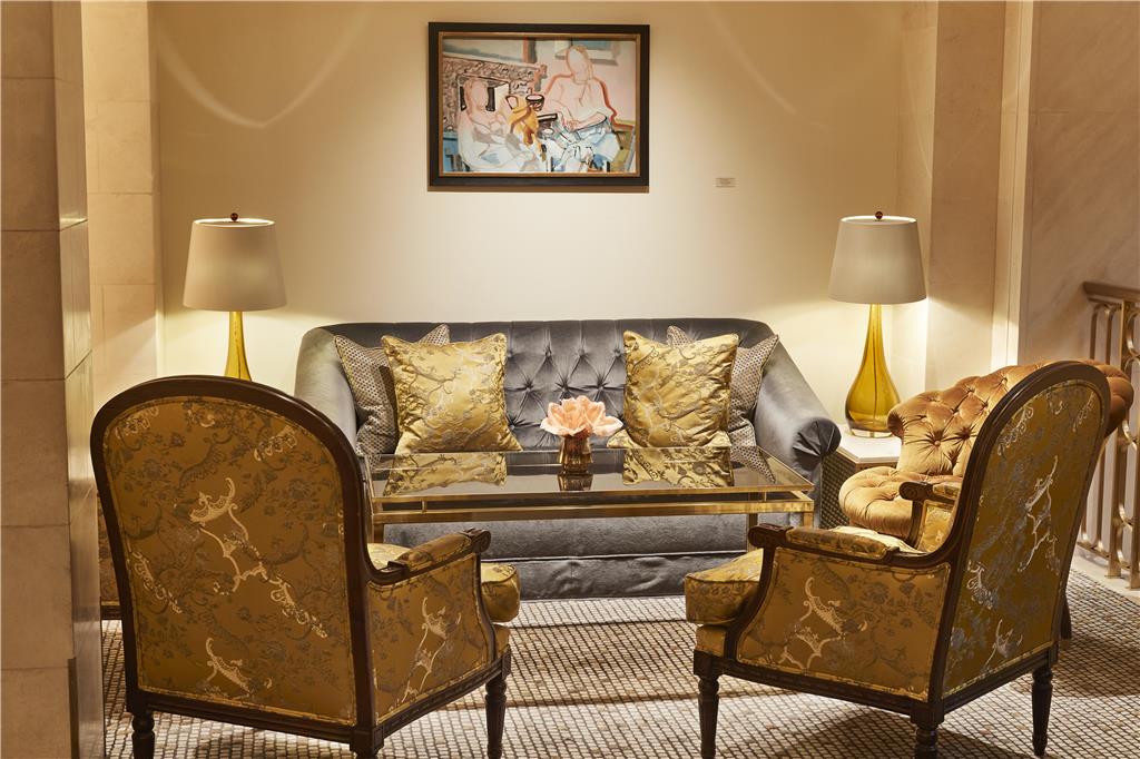 Lobby Lounge & Bar