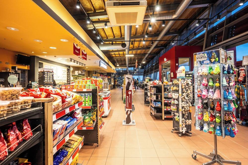 Shopping mall
