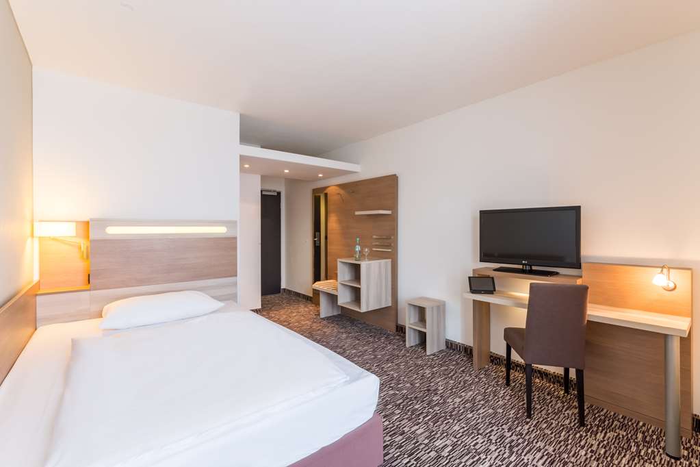 Single Guest Room