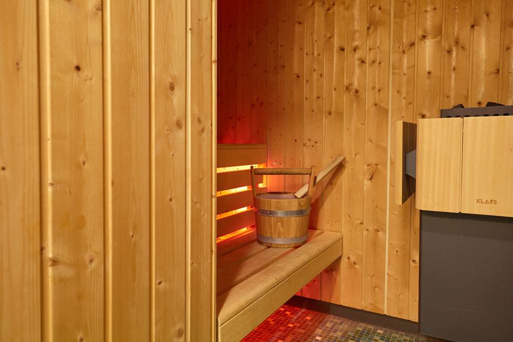 Scandic Berlin Potsdamer Platz room presidantial suite bathroom sauna
