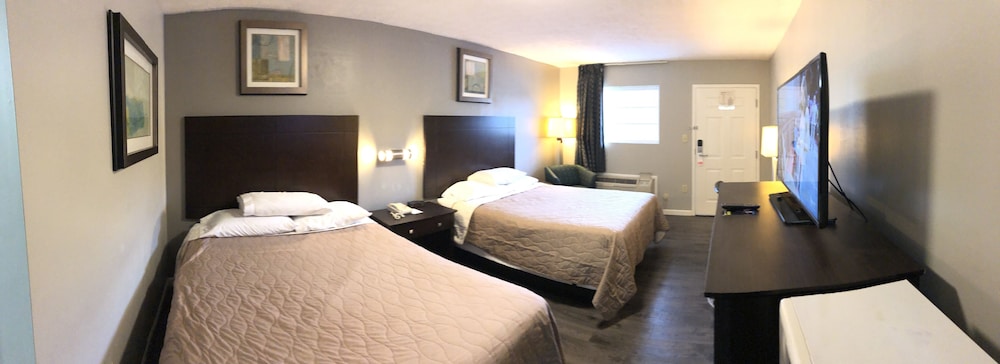 Deerfield Inn & Suites - photo 4