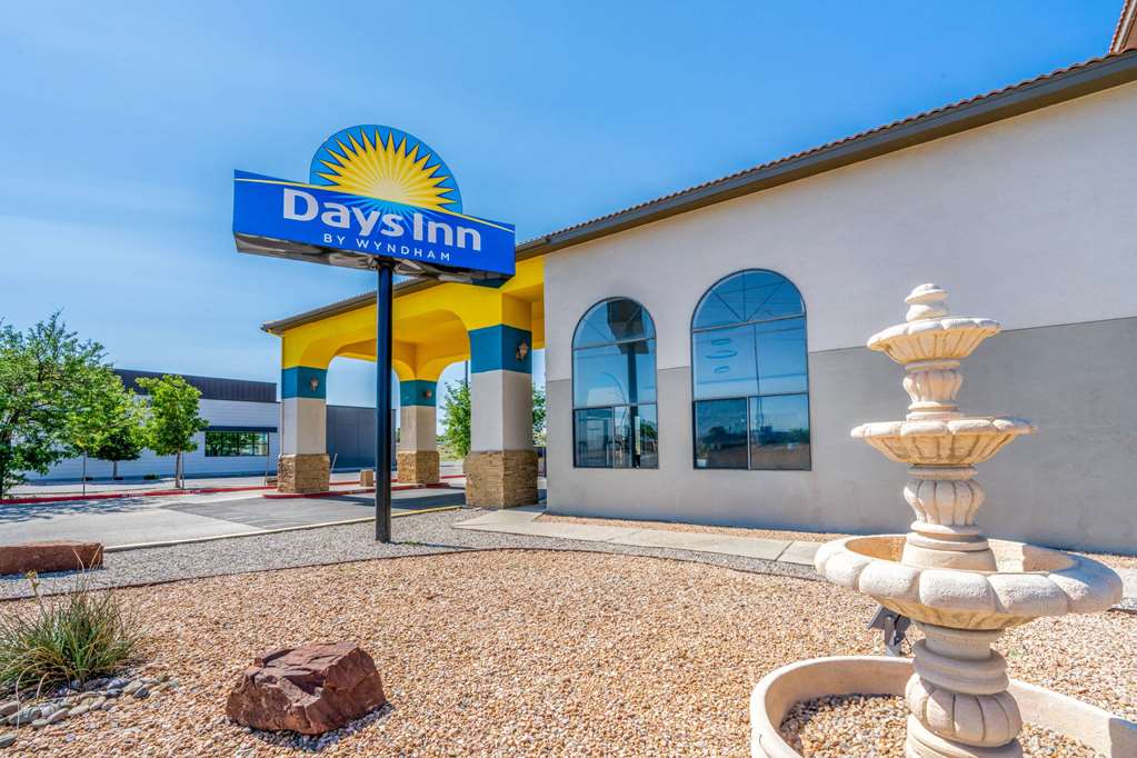 Days Inn by Wyndham Los Lunas - photo 3