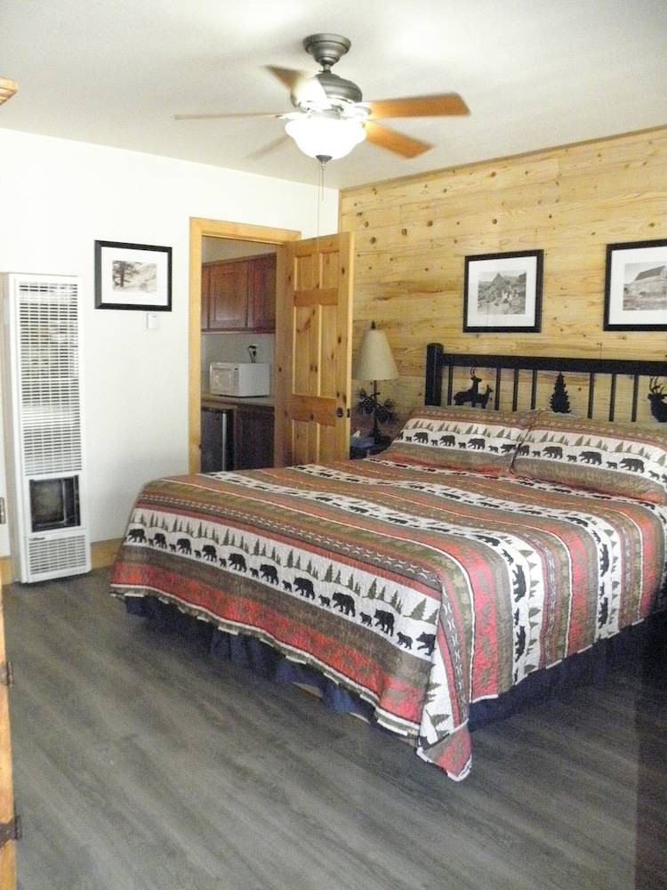Creekside Lodge - photo 5