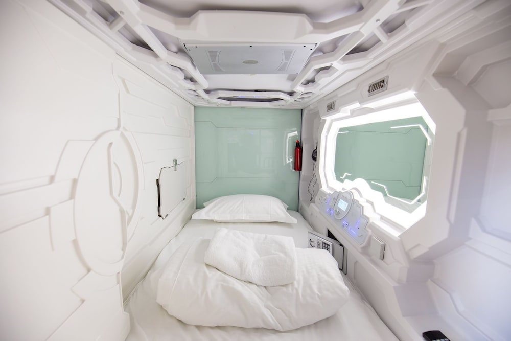 Capsule