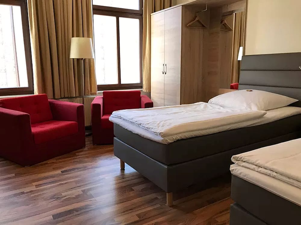 La Maison Hotel Boardinghouse